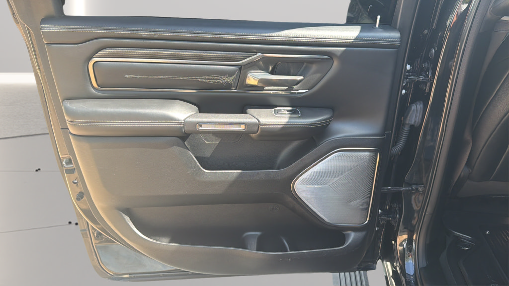 Used 2020 RAM 1500 Limited w/ Black Appearance Package AWD/4WD image 23