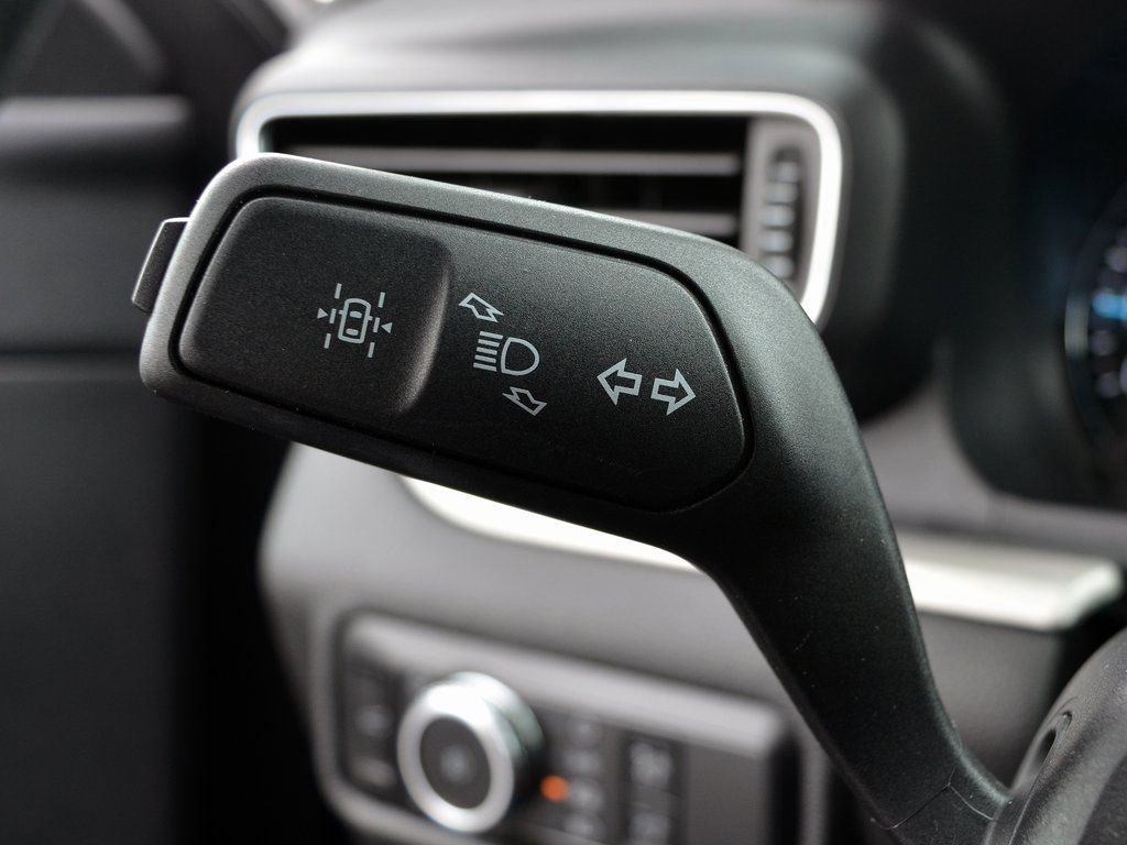 Used 2022 Ford Explorer XLT w/ Equipment Group 202A image 19