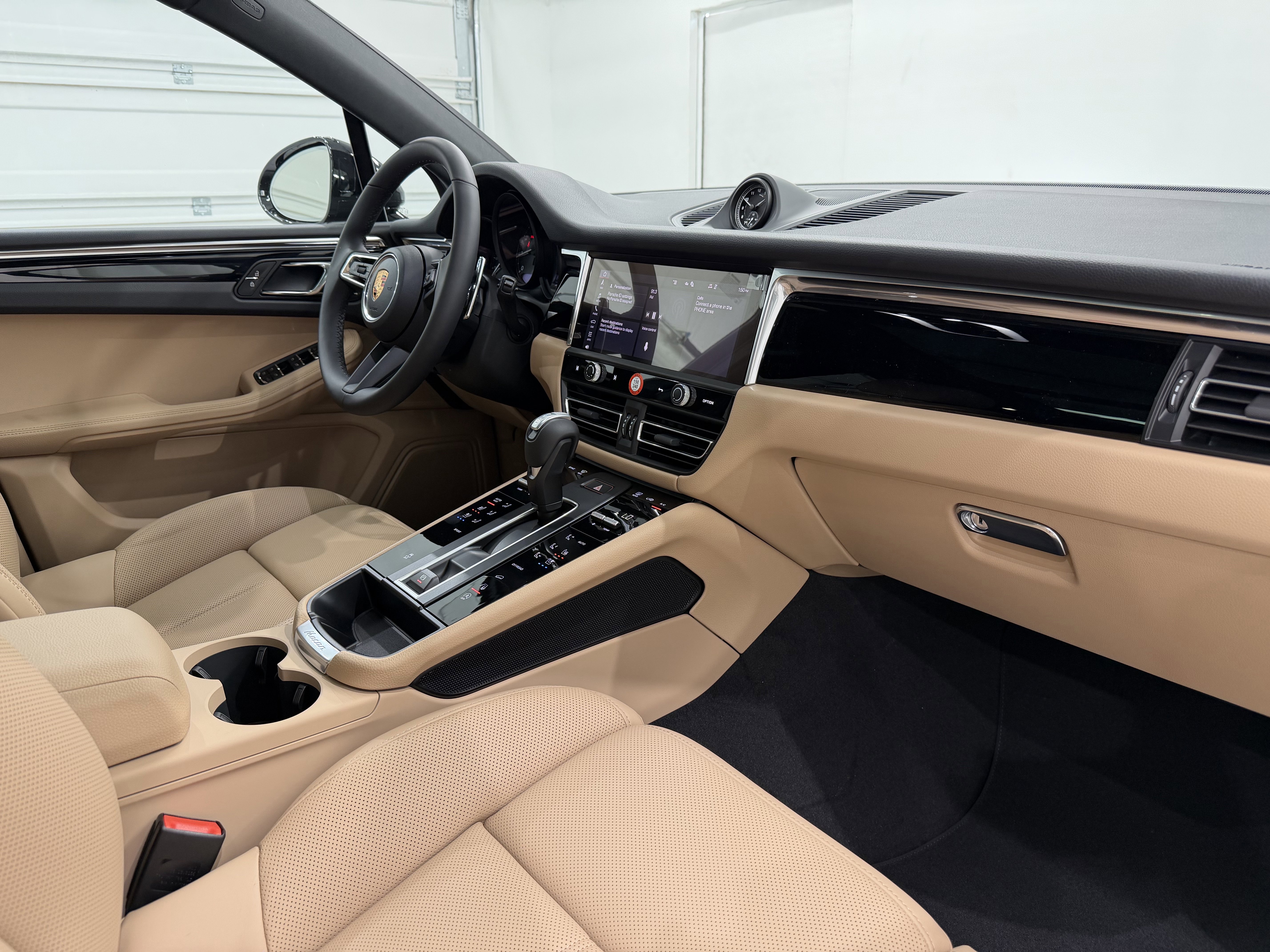 New 2026 Porsche Macan image 24