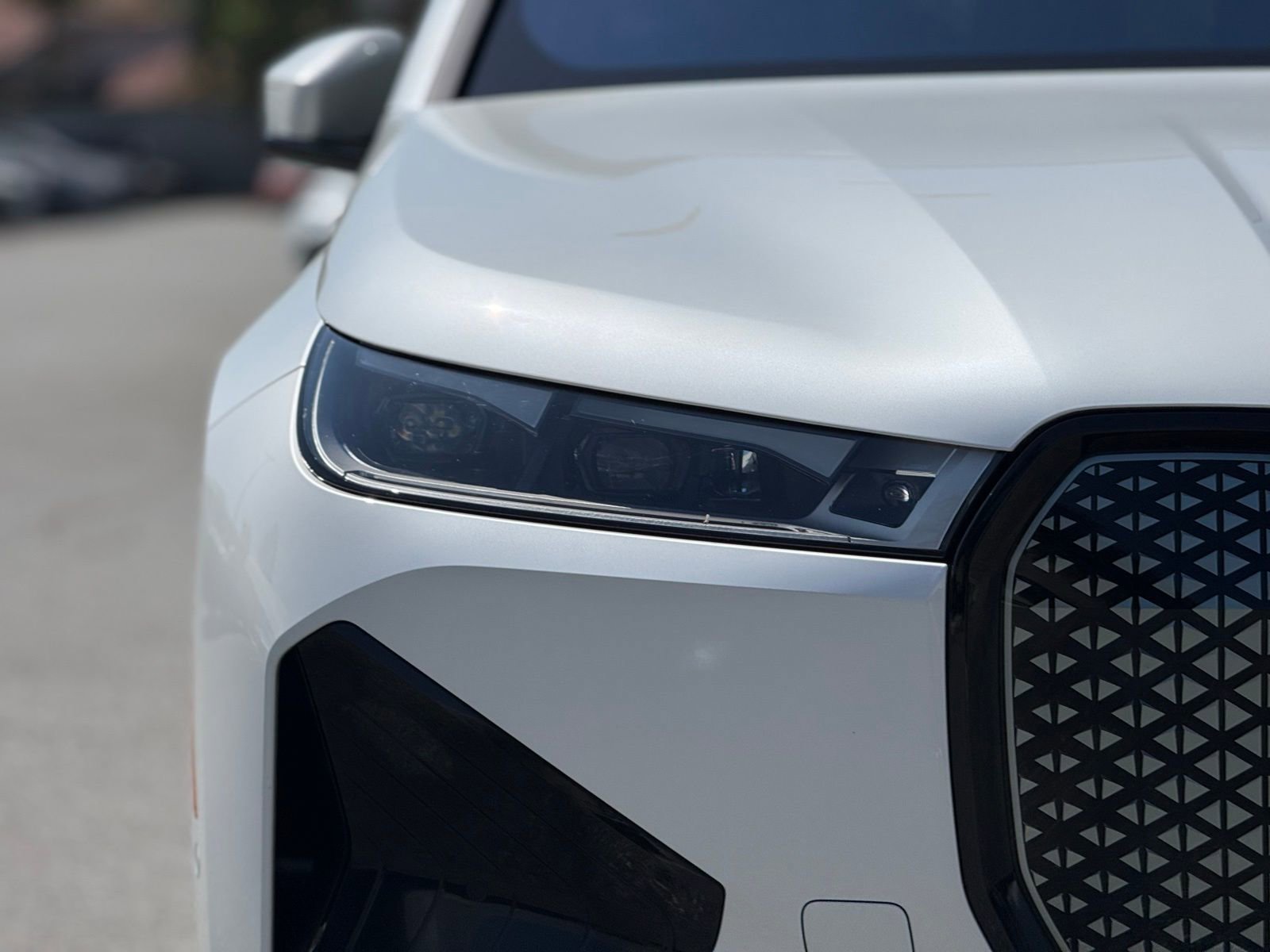 Used 2023 BMW iX xDrive50 w/ Sport Package image 13