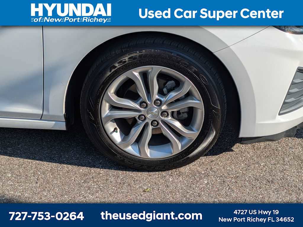 Used 2019 Chevrolet Cruze LT w/ Convenience Package image 6