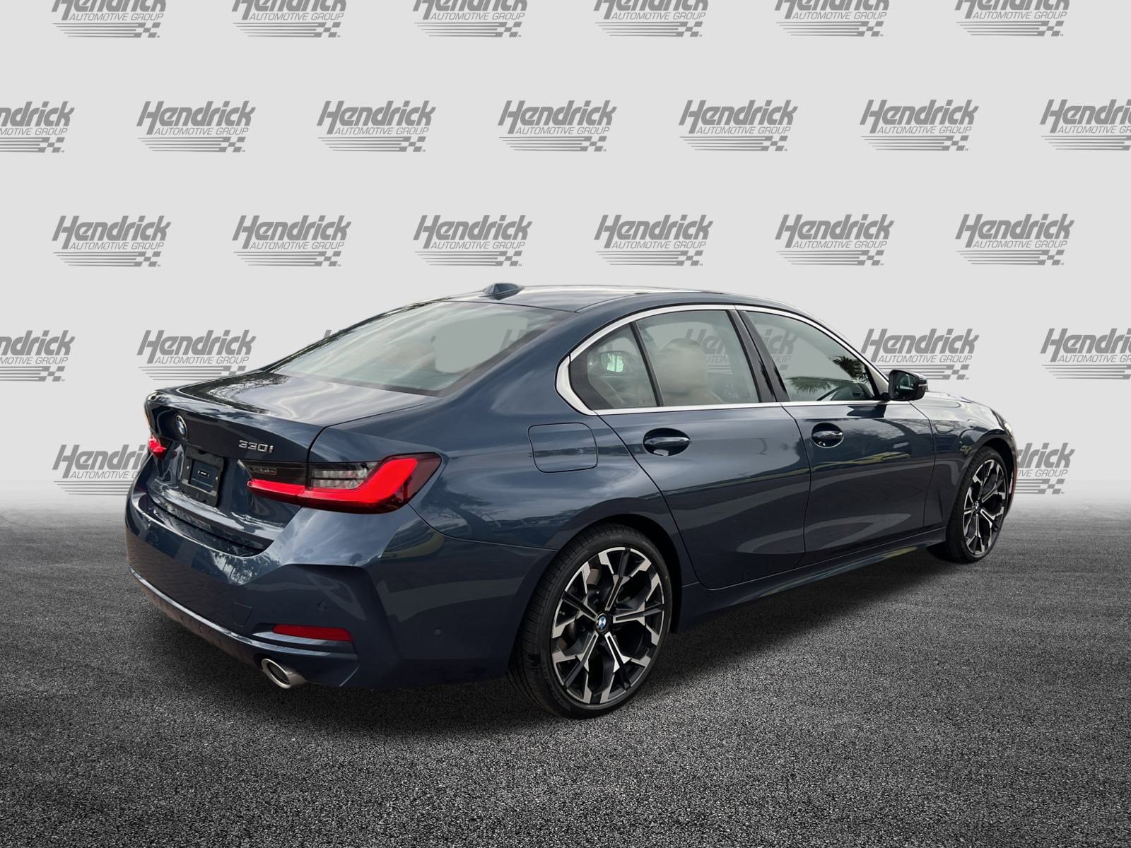 Certified 2025 BMW 330i Sedan image 10