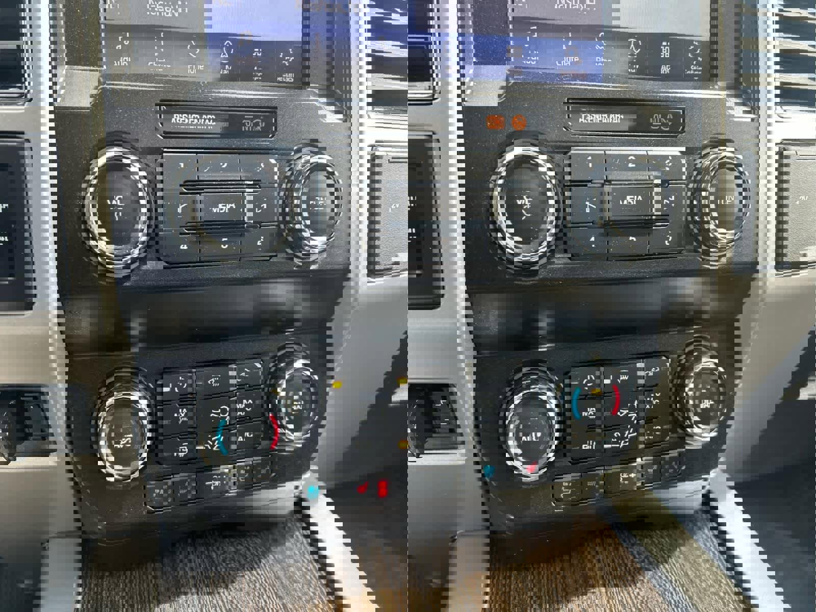 Used 2021 Ford F250 Lariat w/ Lariat Ultimate Package AWD/4WD image 17