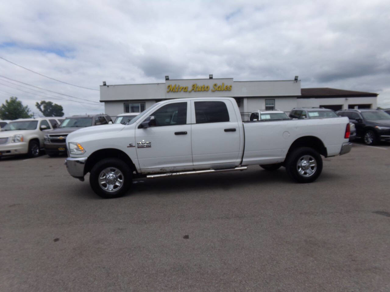 Used 2017 RAM 2500 Tradesman w/ Chrome Appearance Group image 2