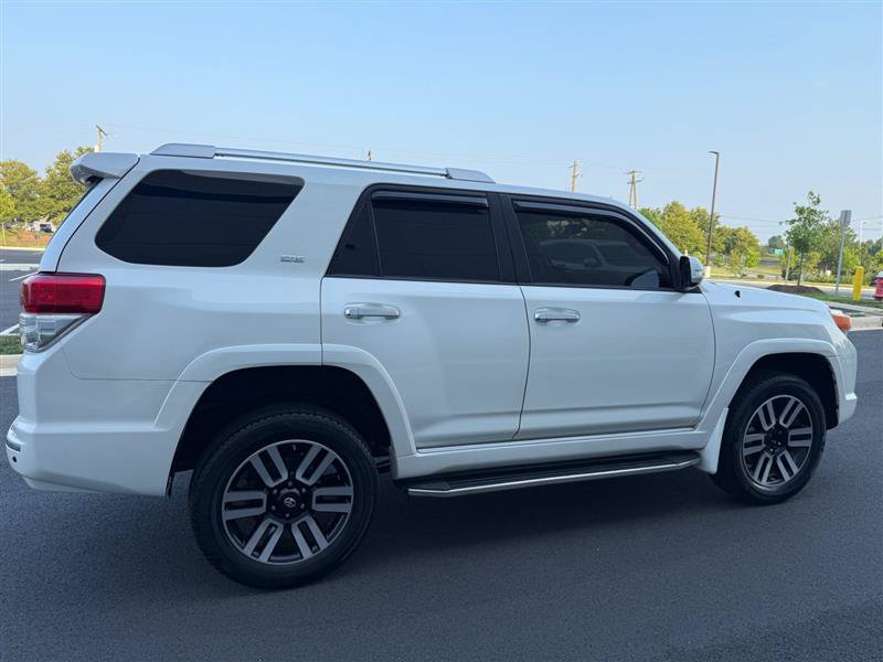 Used 2011 Toyota 4Runner SR5 AWD/4WD image 17