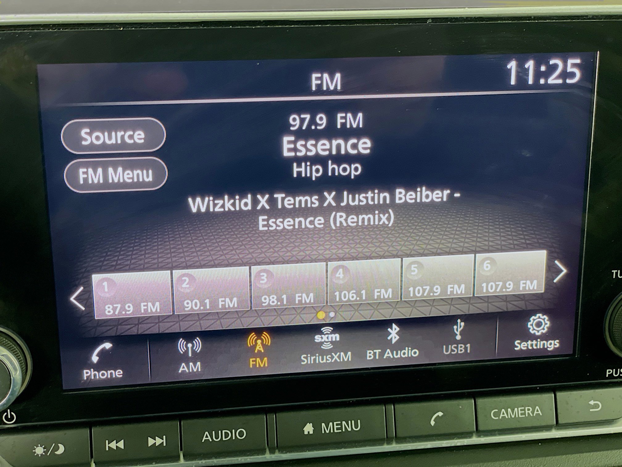 Used 2023 Nissan Rogue SV image 21