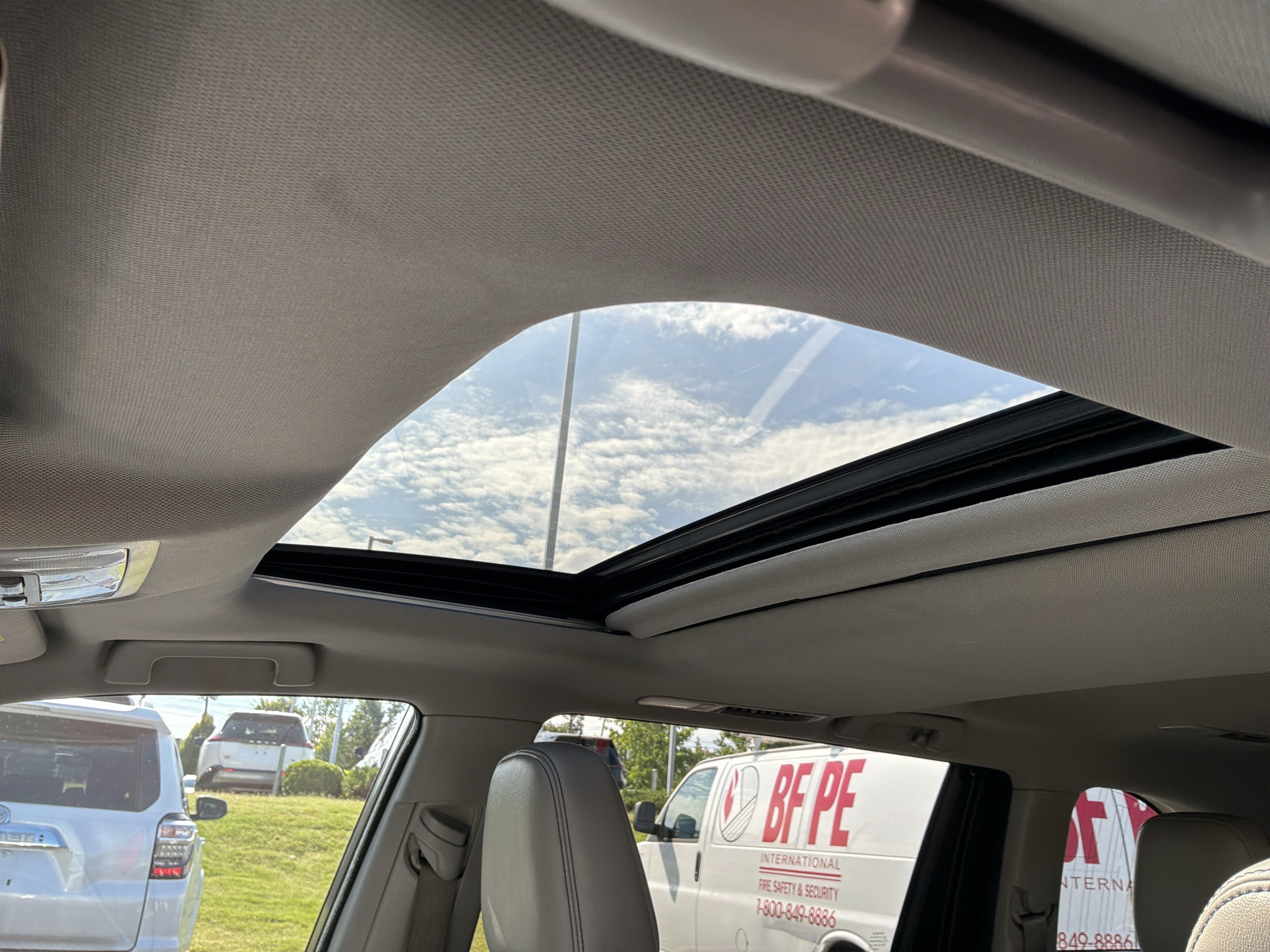 Used 2018 Toyota Highlander Limited FWD image 28