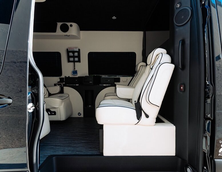 Used 2022 Mercedes-Benz Sprinter 3500 image 19