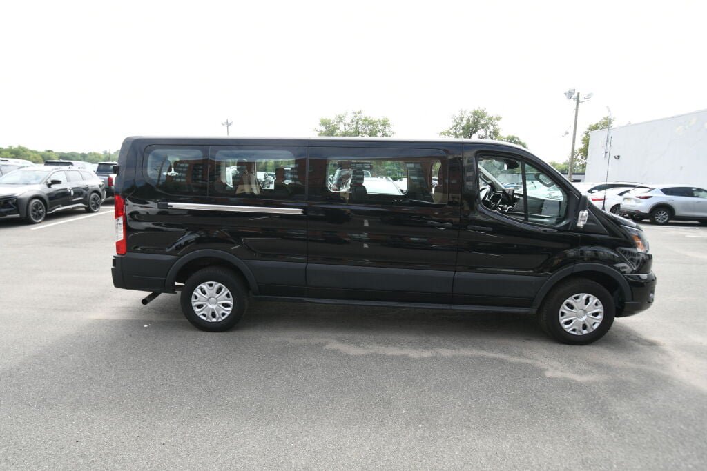Used 2025 Ford Transit 350 XLT RWD image 9