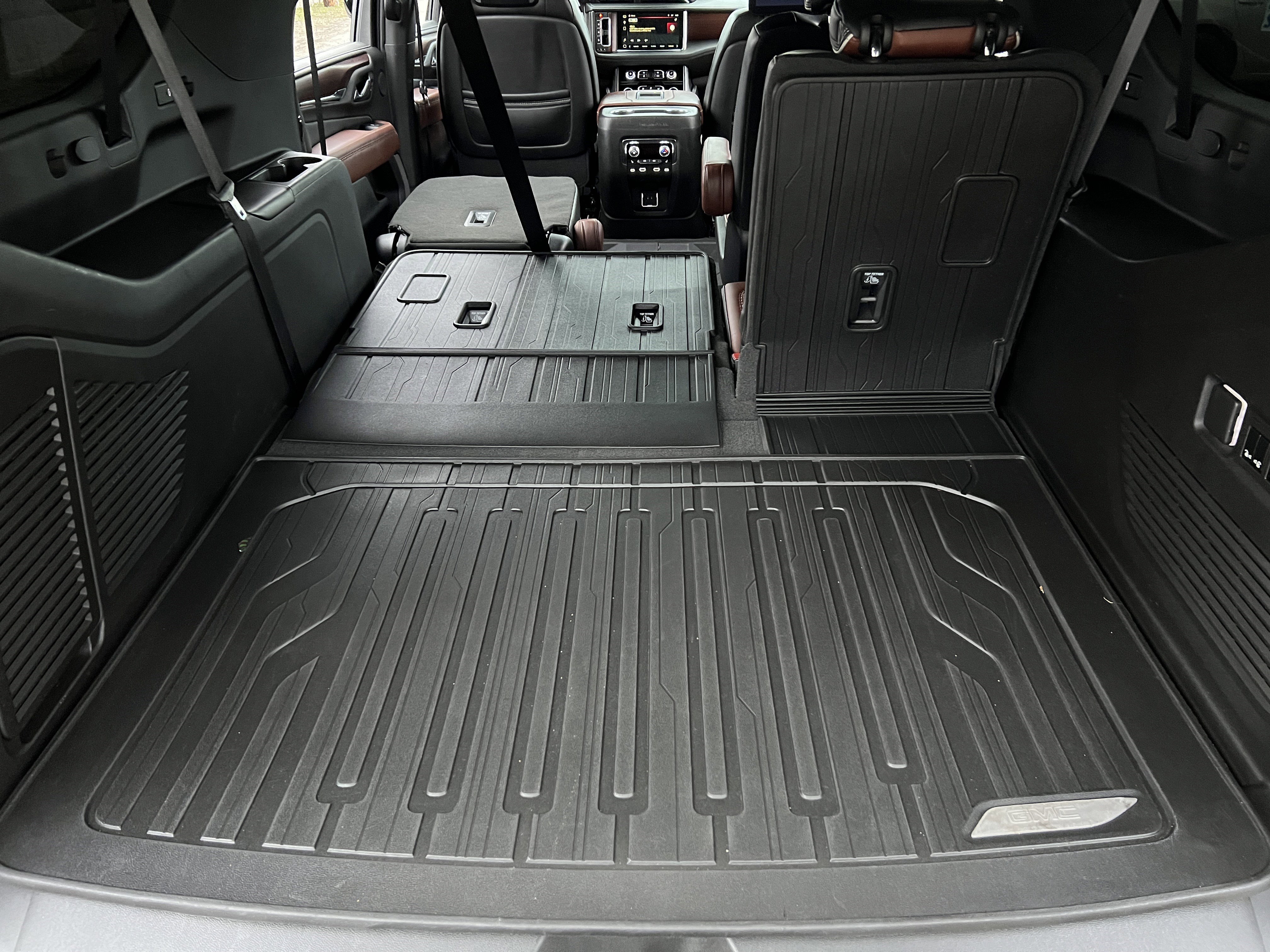 Used 2023 GMC Yukon XL Denali Ultimate w/ LPO, Floor Liner Package image 19