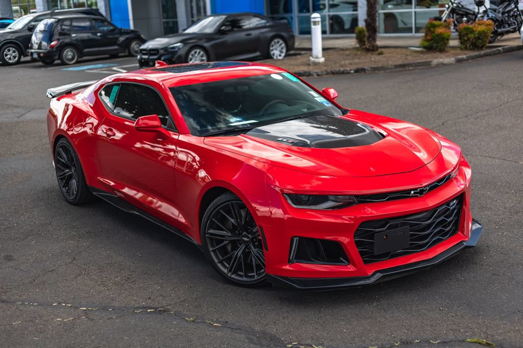 Used 2018 Chevrolet Camaro ZL1 RWD video 2