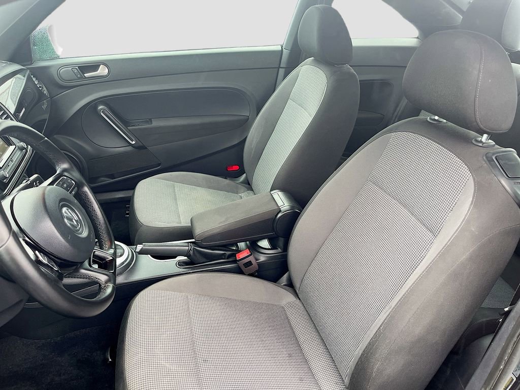 Used 2019 Volkswagen Beetle 2.0T S image 21