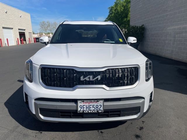 Used 2023 Kia Telluride EX w/ EX Captain's Chair Package image 2