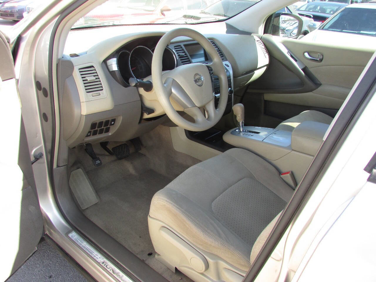 Used 2010 Nissan Murano S image 11