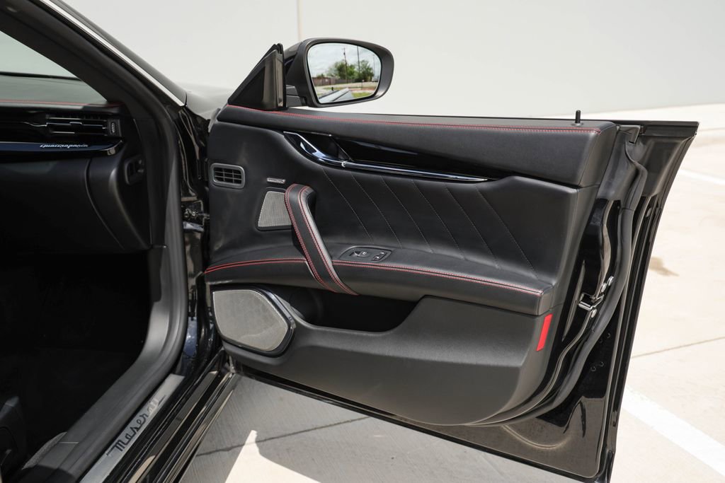 Used 2019 Maserati Quattroporte S GranSport image 18