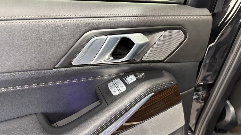 Used 2023 BMW X7 xDrive40i image 24