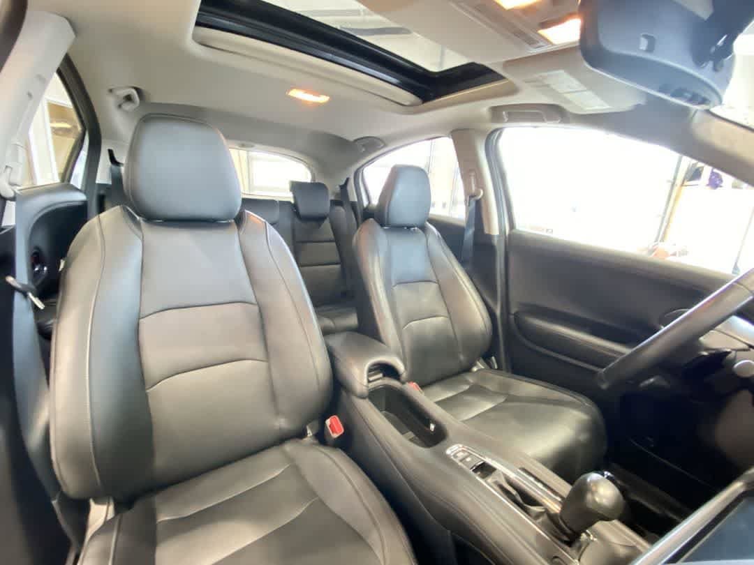 Used 2019 Honda HR-V Touring image 28