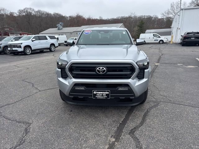 Used 2025 Toyota Tacoma SR5 w/ SR5 Upgrade Package AWD/4WD image 3