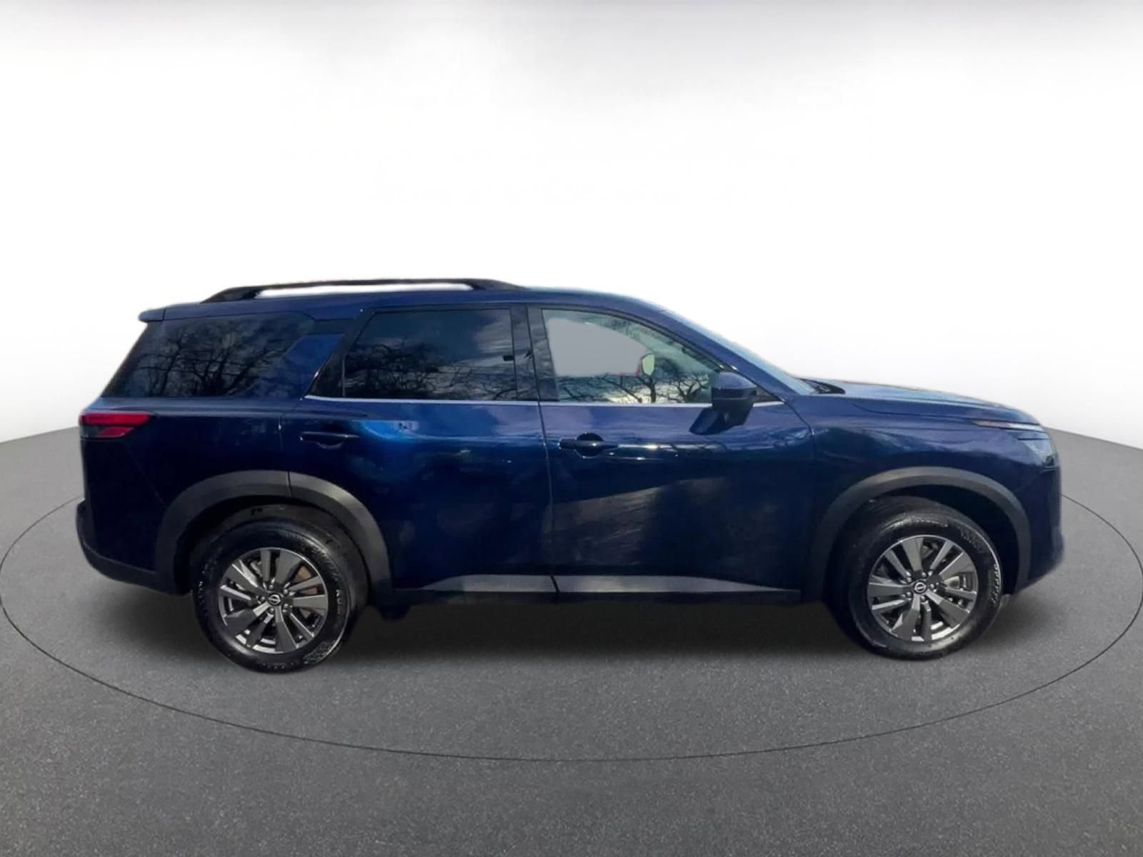 Used 2025 Nissan Pathfinder SV AWD/4WD image 28