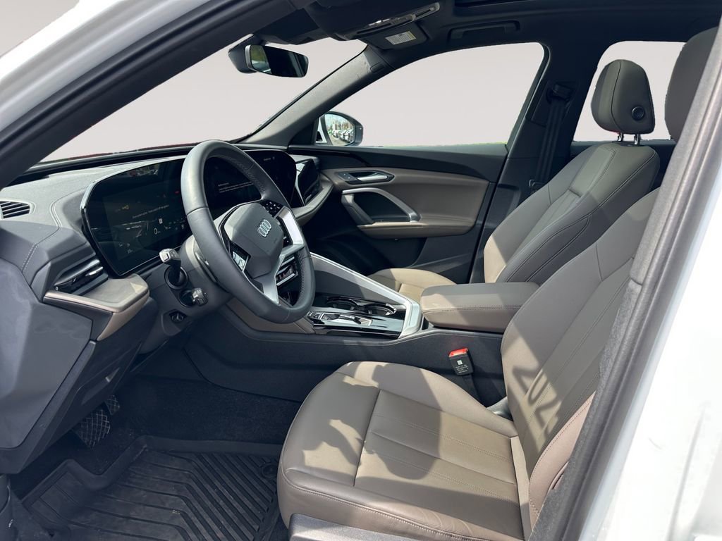 Certified 2025 Audi Q5 Premium w/ Convenience Package image 9