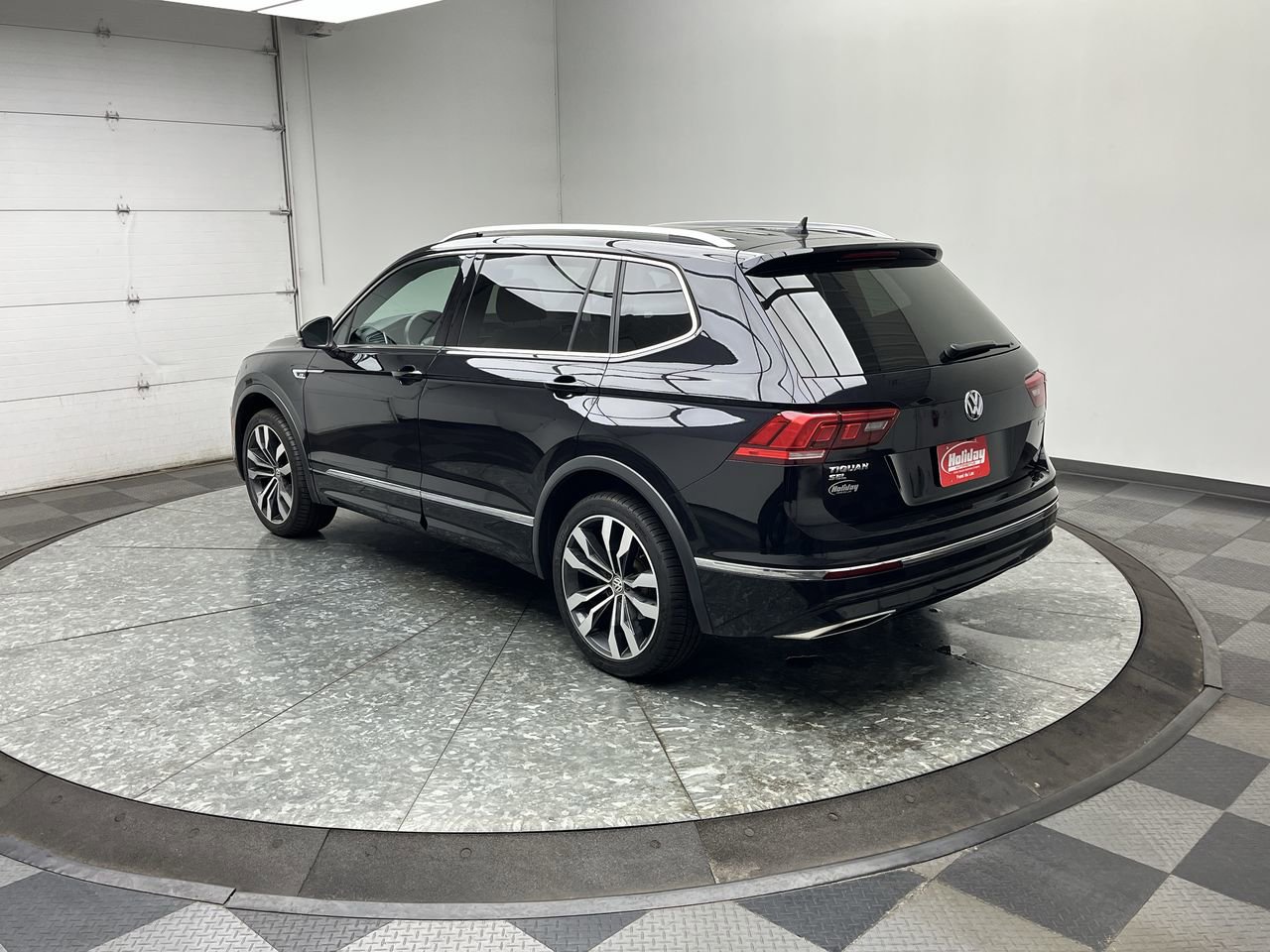 Used 2020 Volkswagen Tiguan SEL Premium R-Line AWD/4WD image 2
