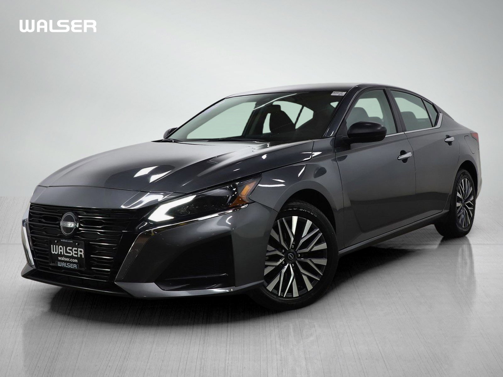 Used 2024 Nissan Altima 2.5 SV image 1