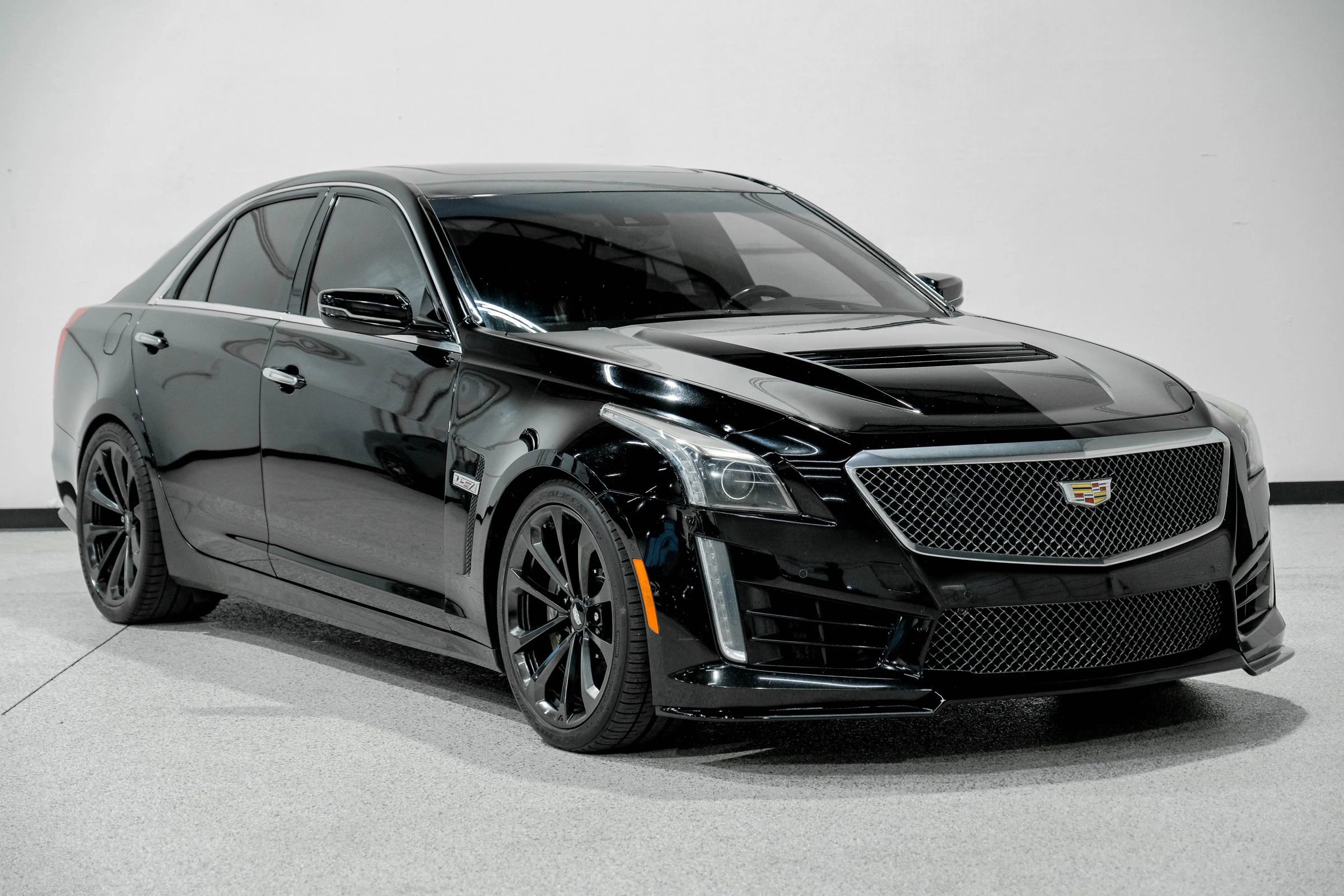 Used 2018 Cadillac CTS V w/ Luxury Package image 4