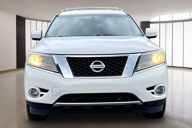 Used 2013 Nissan Pathfinder Platinum AWD/4WD image 2