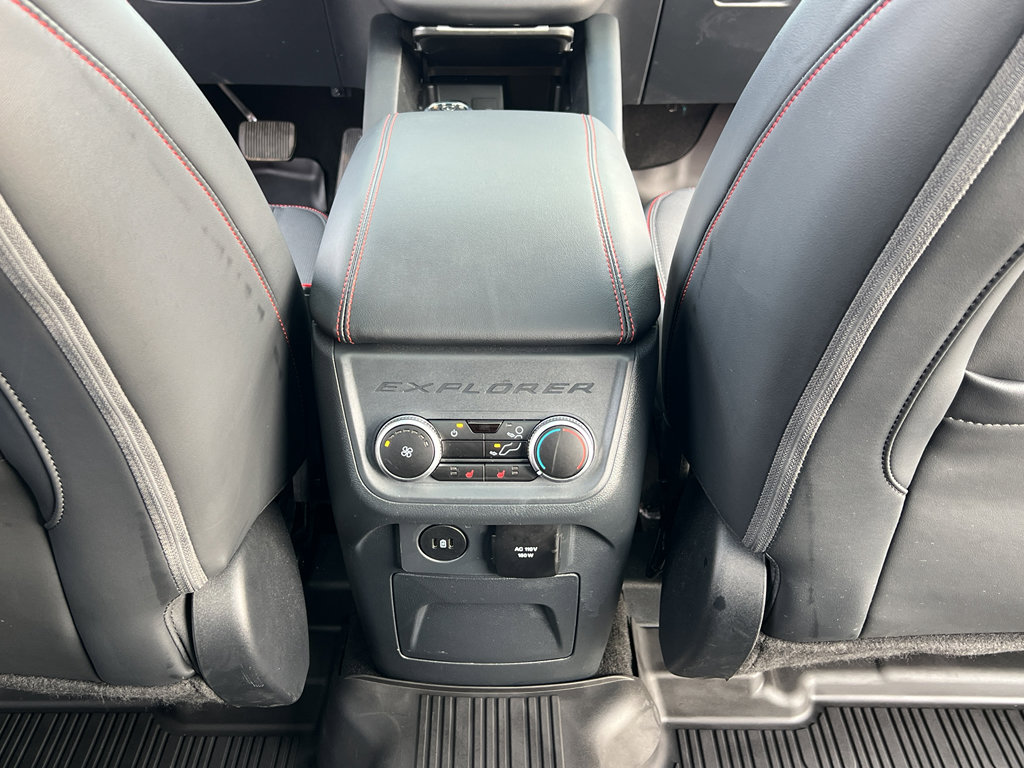 Used 2025 Ford Explorer ST-Line w/ ST-Line Street Pack image 38