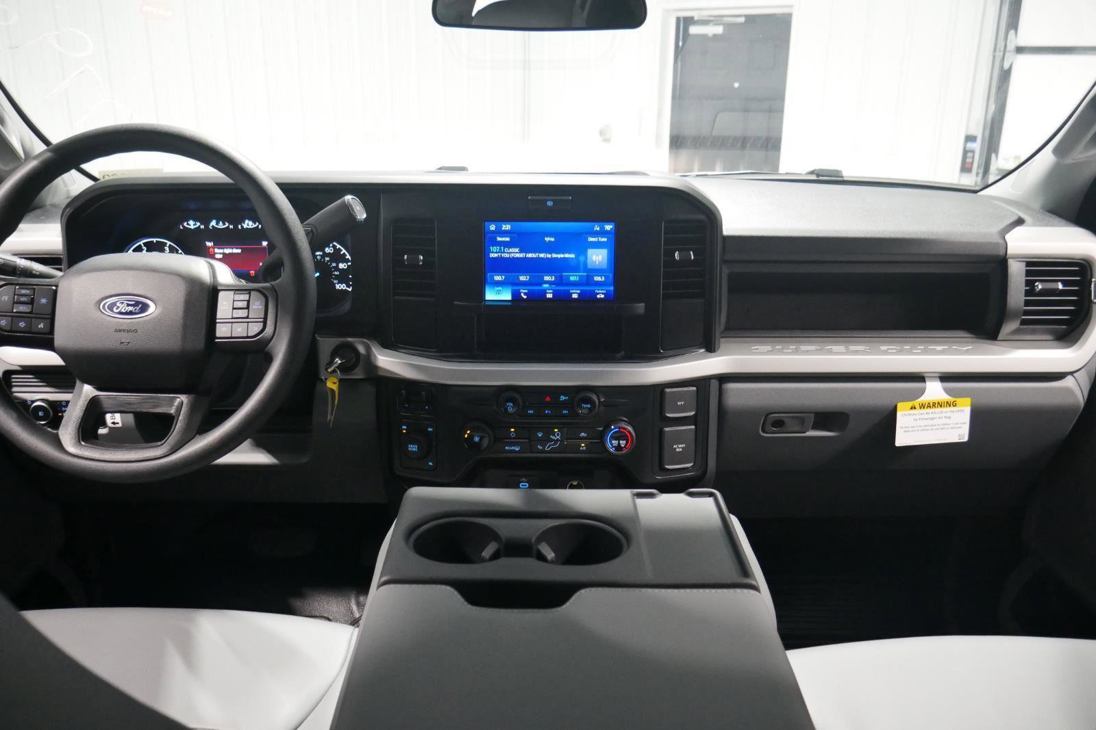 New 2026 Ford F550 4x4 Crew Cab image 33