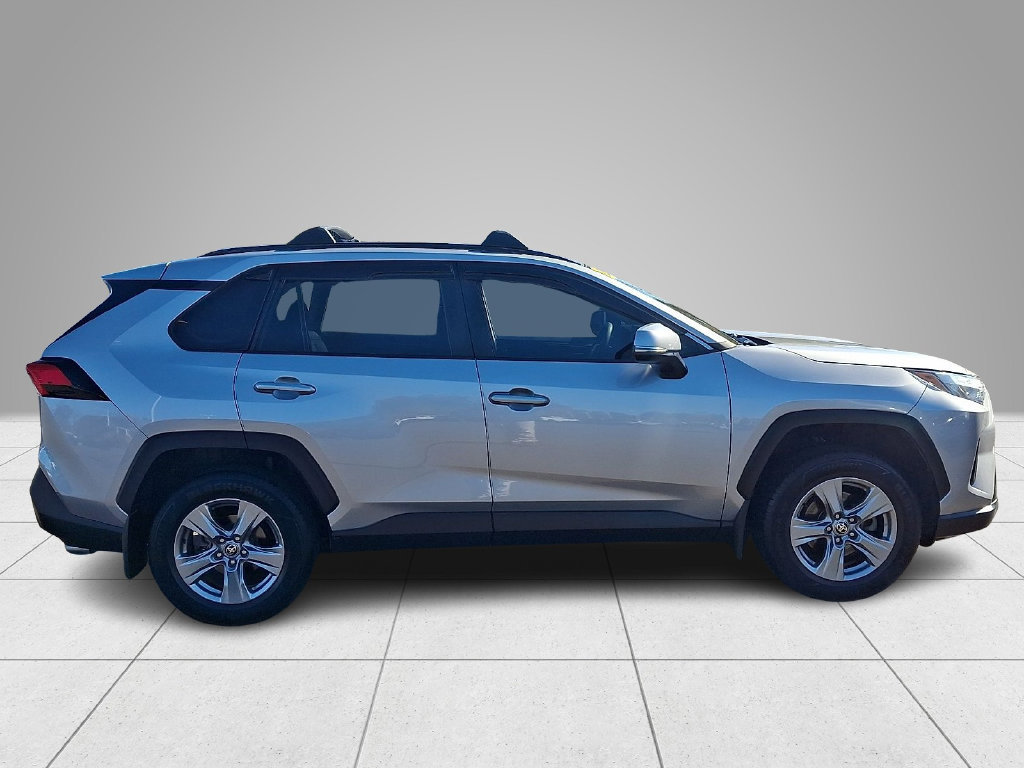 Used 2022 Toyota RAV4 XLE AWD/4WD image 8