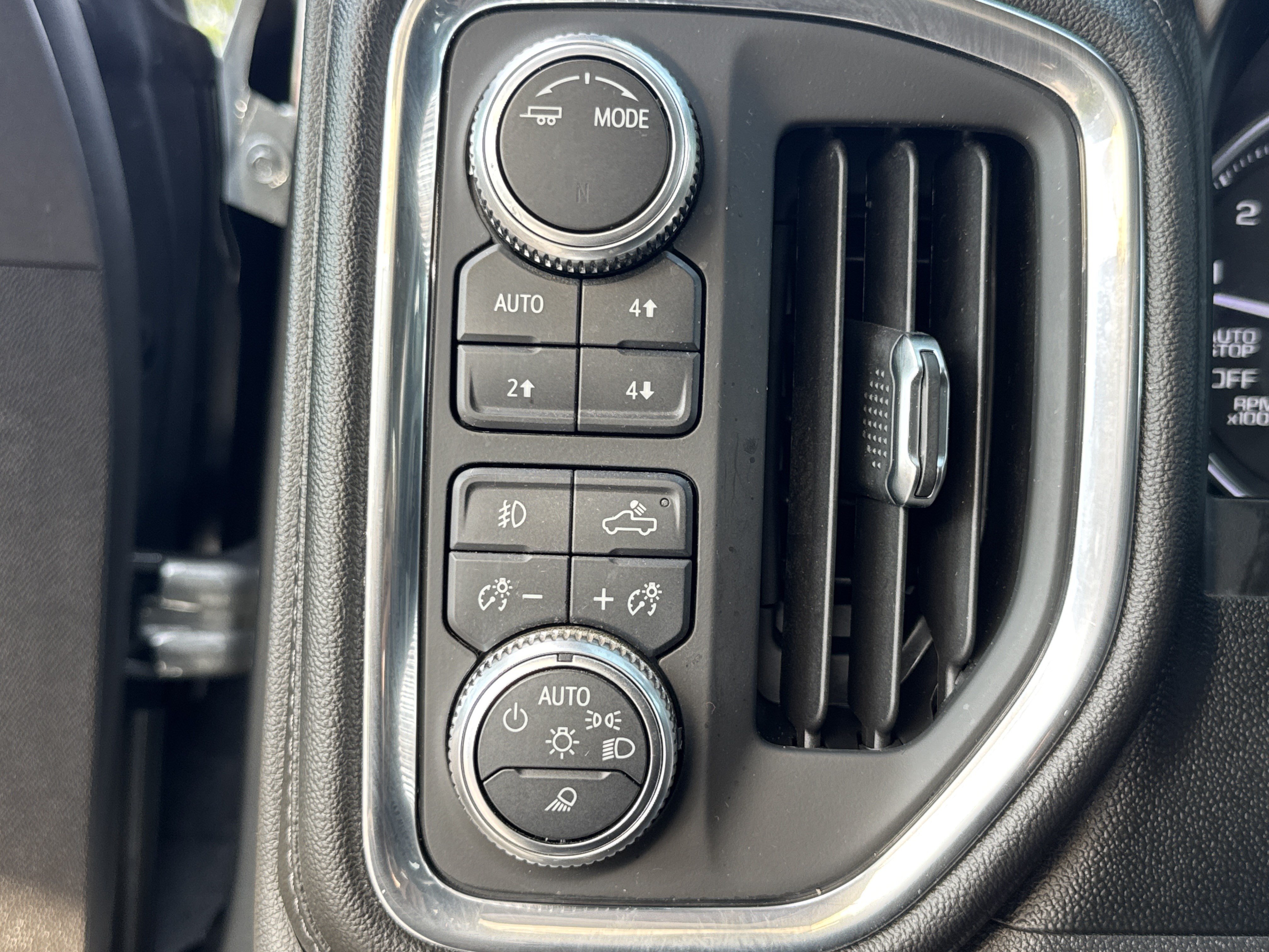 Used 2021 GMC Sierra 1500 SLT w/ SLT Premium Plus Package AWD/4WD image 19