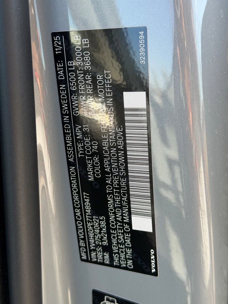 New 2026 Volvo XC90 T8 Plus w/ Protection Package Premier AWD/4WD image 28