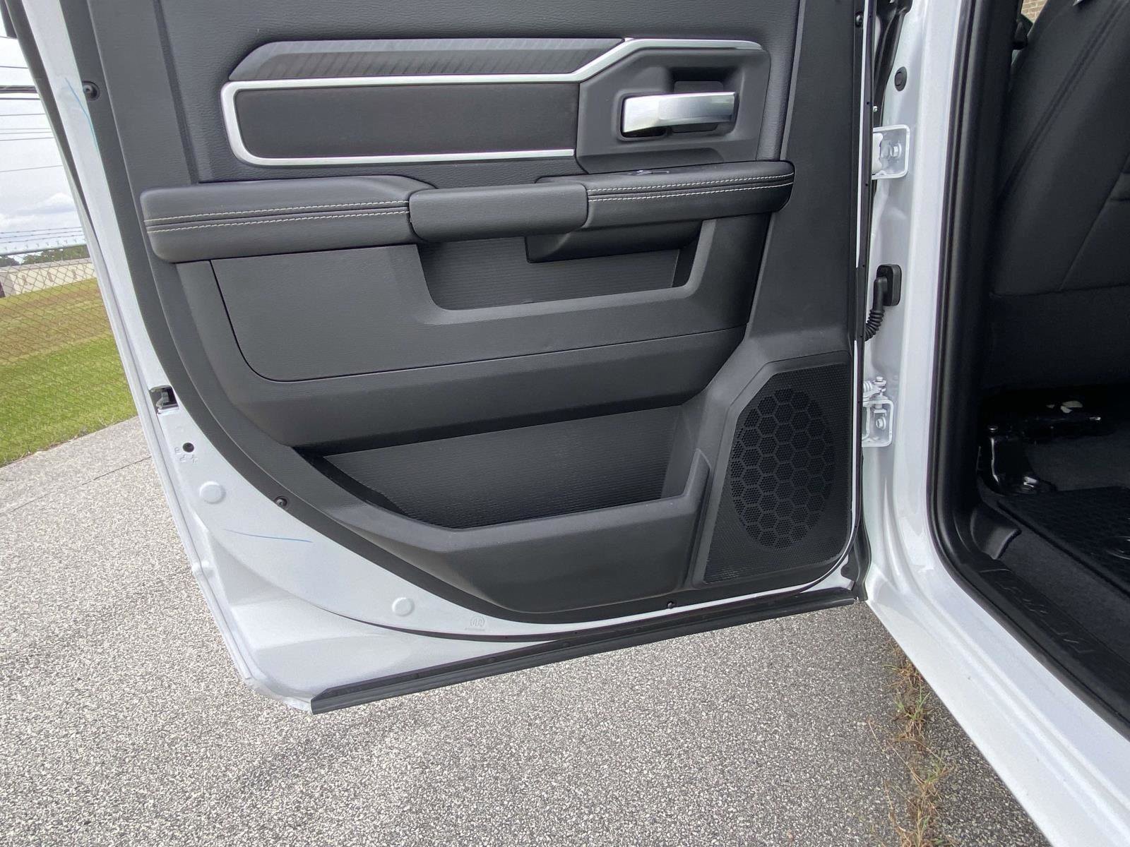 Used 2025 RAM 2500 Big Horn image 17