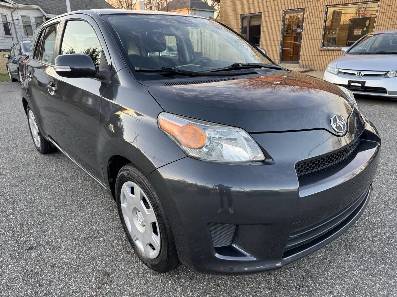 Used 2013 Scion xD image 1
