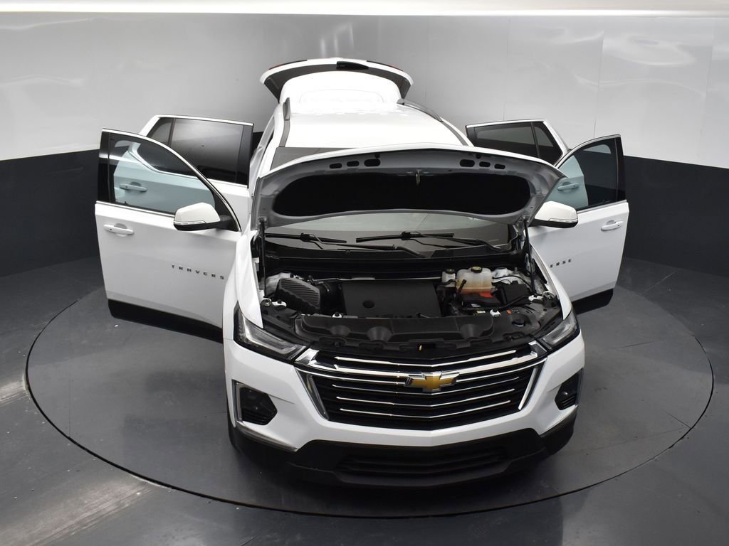 Used 2023 Chevrolet Traverse LT w/ LPO, Cargo Package AWD/4WD image 18