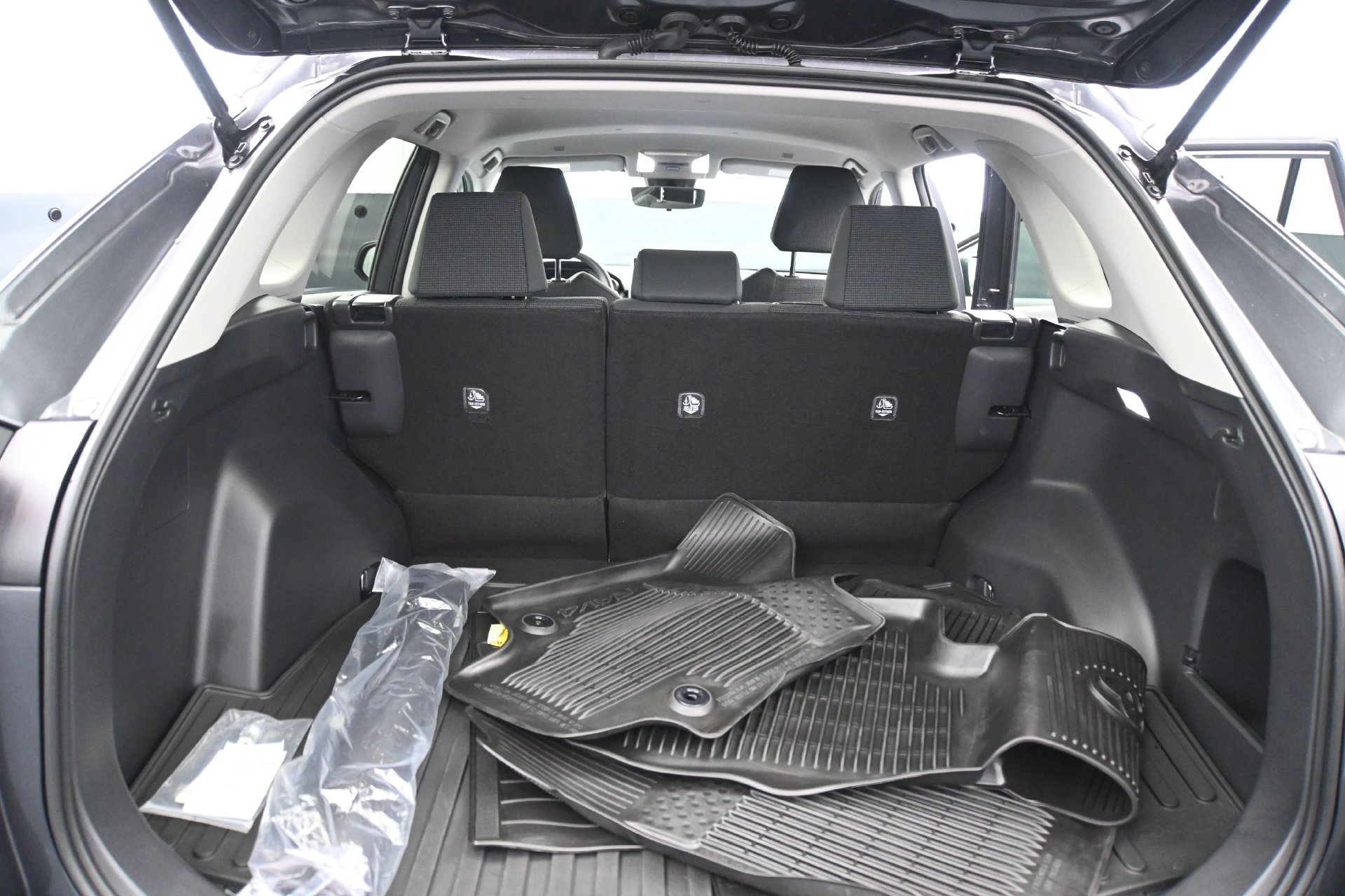 Used 2024 Toyota RAV4 LE AWD/4WD image 15