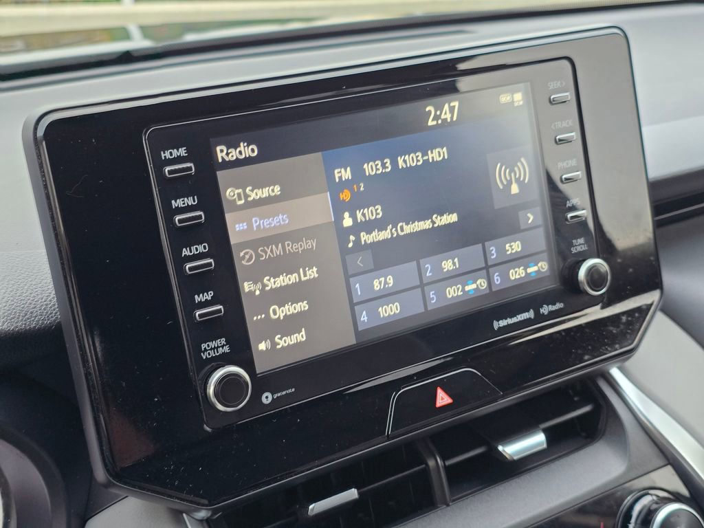 Used 2022 Toyota Venza LE image 31