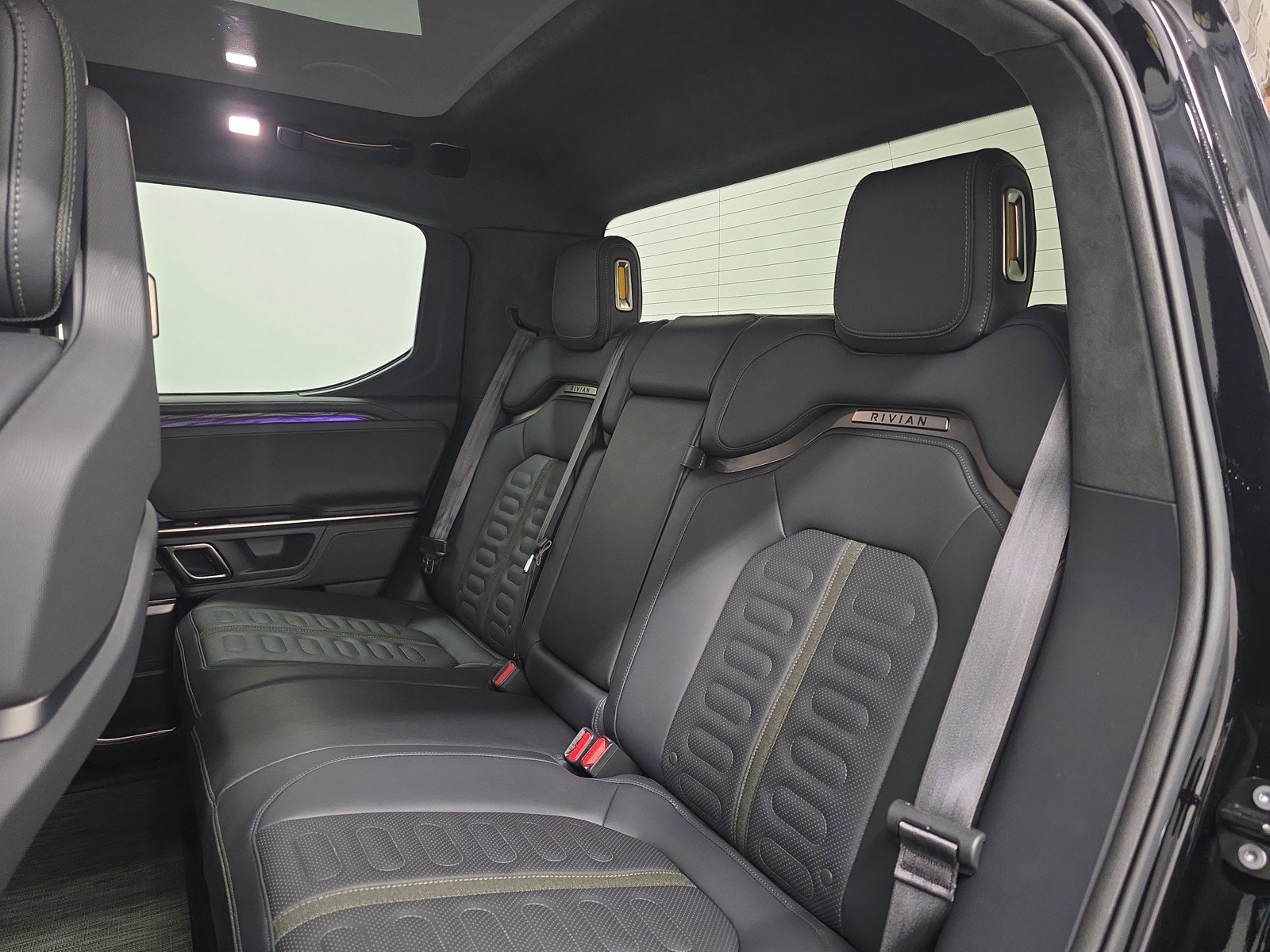 Used 2022 Rivian R1T Adventure image 21