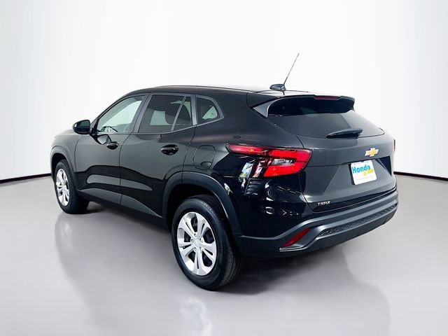 Used 2025 Chevrolet Trax LS FWD image 7