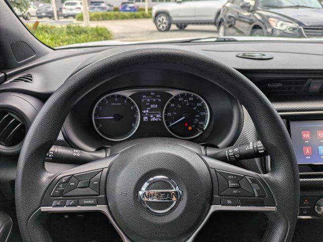 Used 2020 Nissan Kicks S FWD image 23