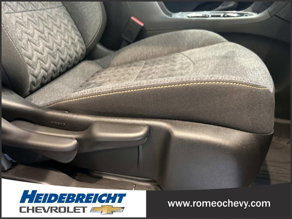 Certified 2024 Chevrolet Equinox LT w/ LPO, Floor Liner Package image 35