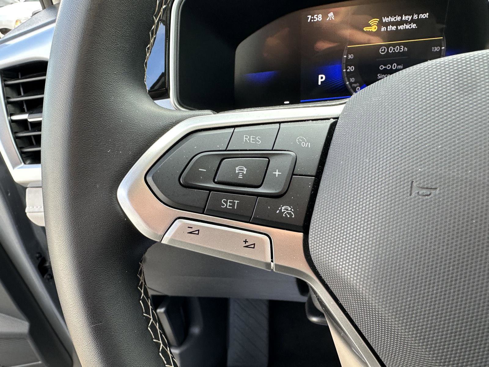 Used 2025 Volkswagen Taos SE AWD/4WD image 23