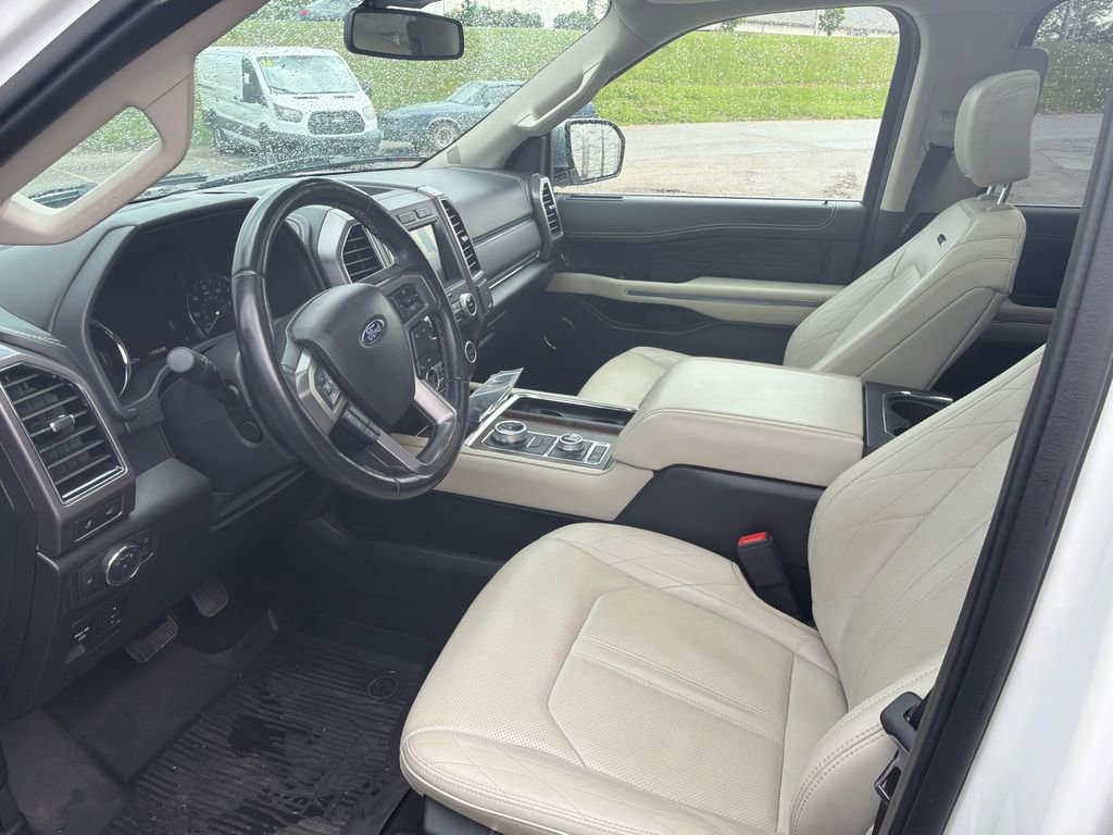 Used 2021 Ford Expedition Platinum AWD/4WD image 2