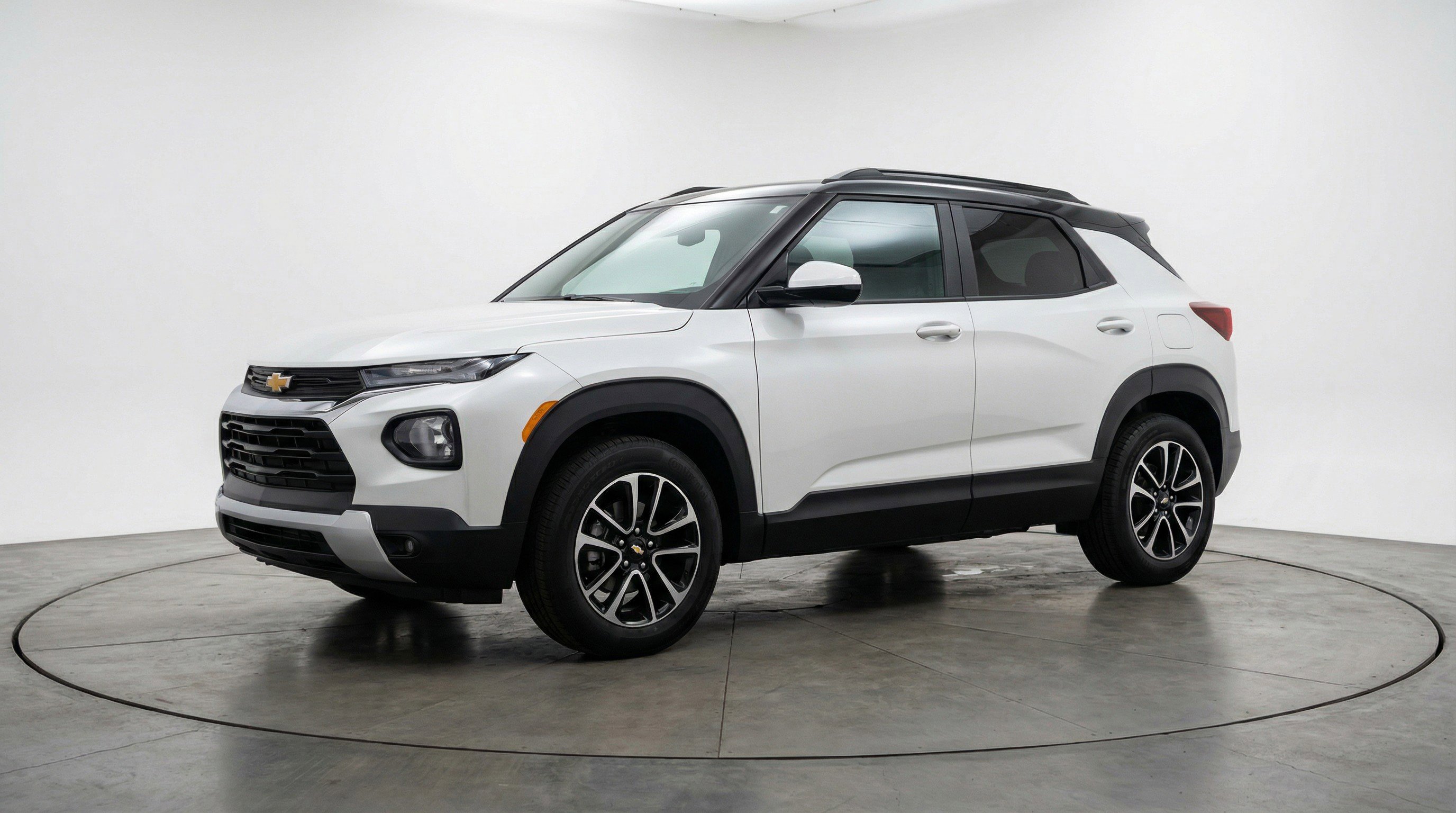 Used 2025 Chevrolet TrailBlazer LT image 3