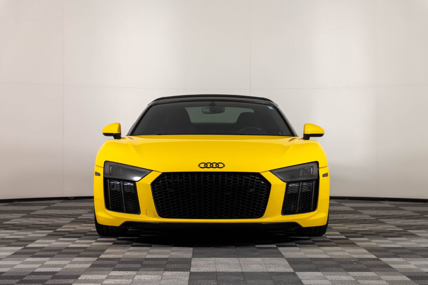Used 2017 Audi R8 V10 AWD/4WD image 2