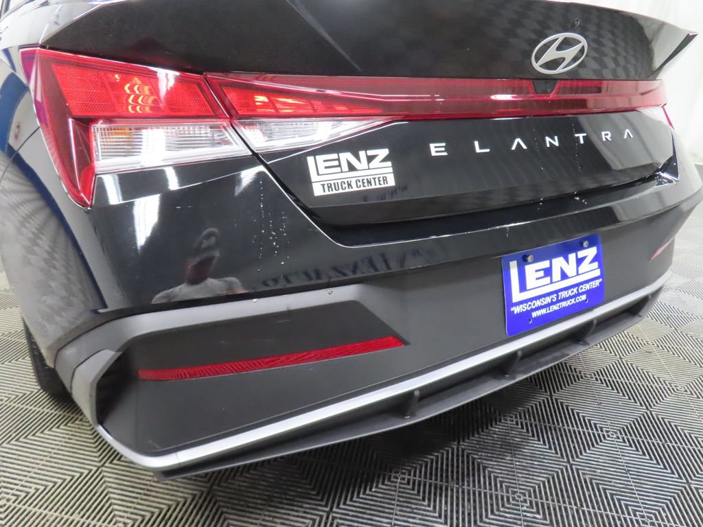 Used 2024 Hyundai Elantra SEL FWD image 38