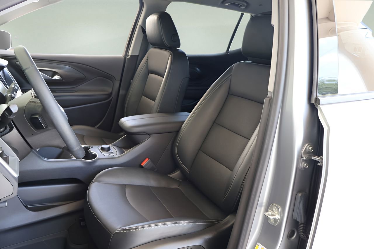 Used 2023 GMC Terrain SLT w/ LPO, Floor Liner Package image 10