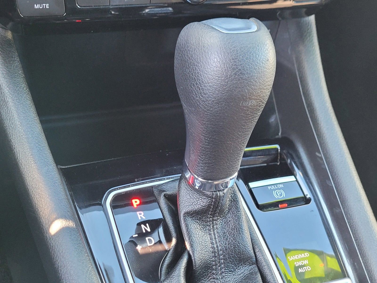 Used 2023 Jeep Compass Sport image 21