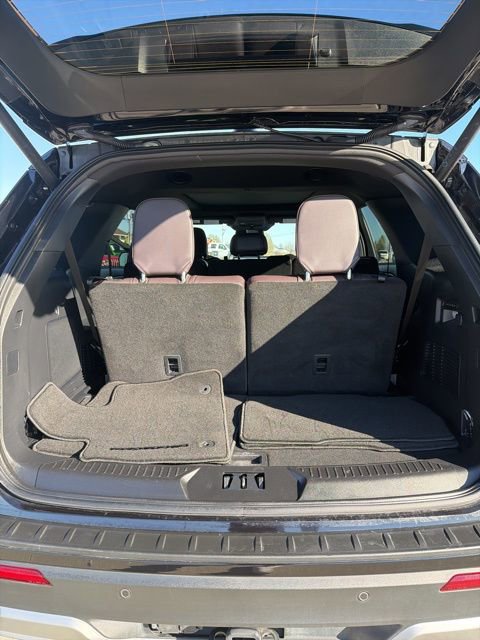 Used 2025 Ford Explorer Platinum image 20